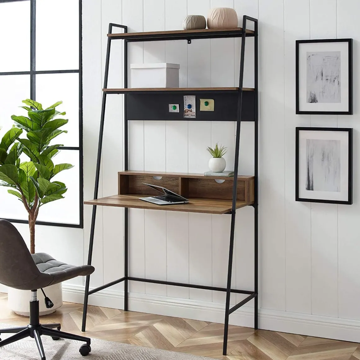 Arlo - Wood Ladder Computer