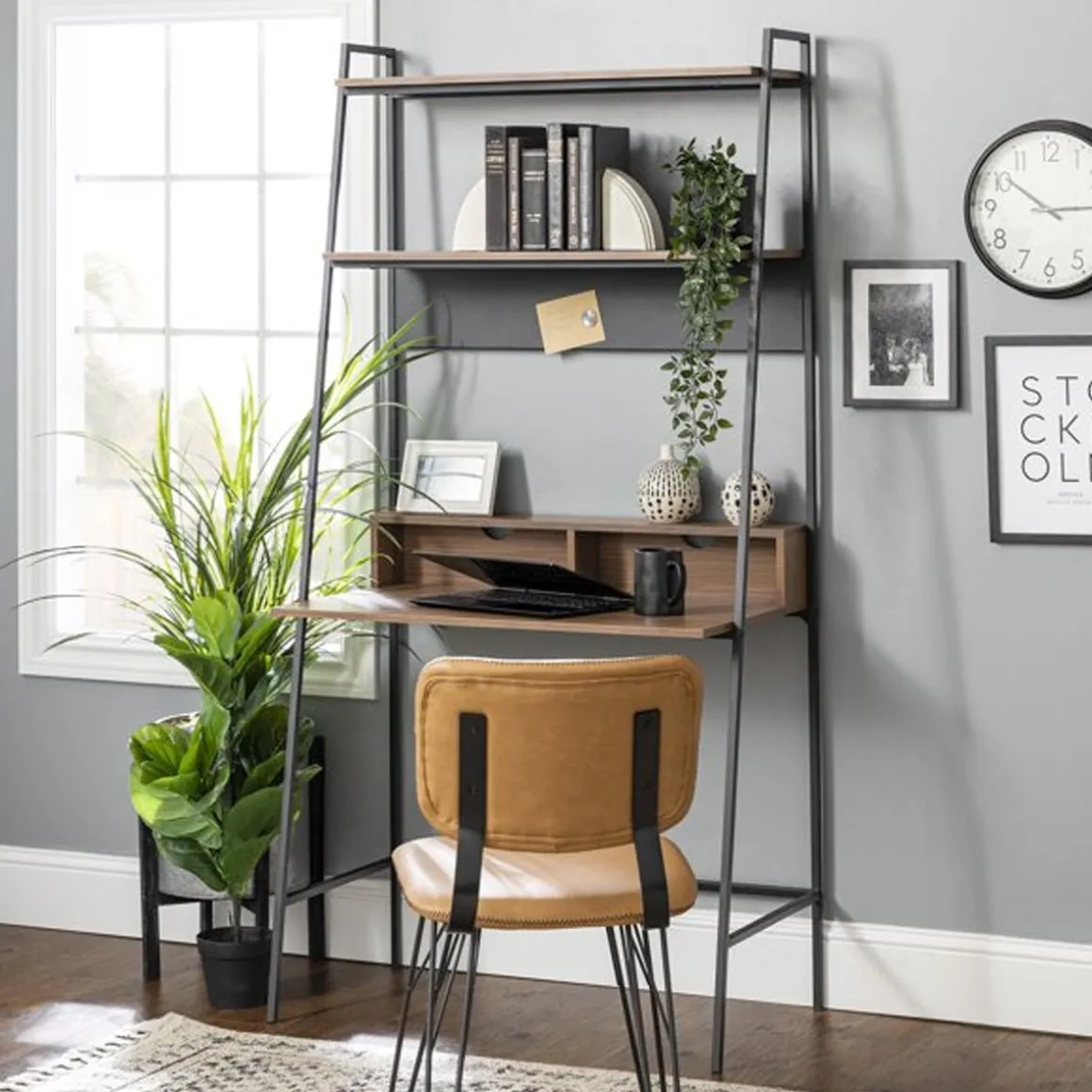 Arlo - Wood Ladder Computer