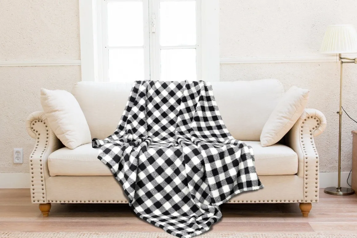 Buffalo Plaid Sherpa Throw