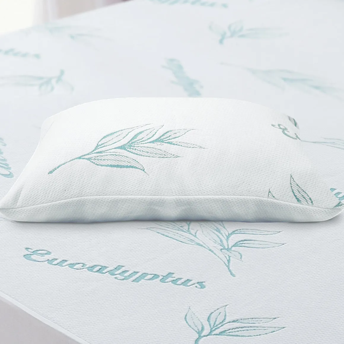 Canada Loft - Eucalyptus Scented Pillow