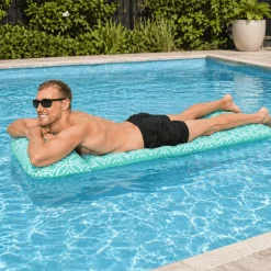 Floating Pool Mat – Plush Comfort