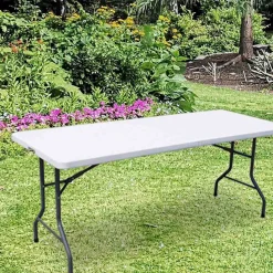 Folding table - 6 feet