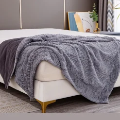 Lauren Taylor - Kensie Pv Fur Throw