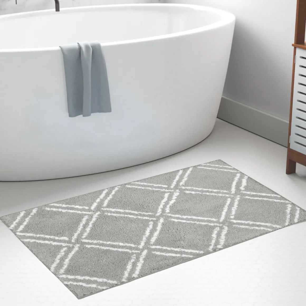LE SPA - Diamond Tufted Bath Mat