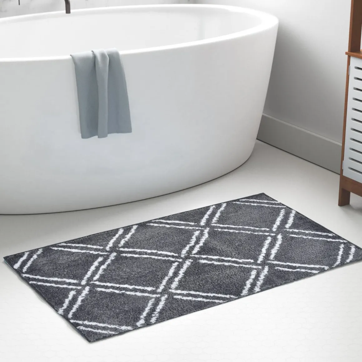 LE SPA - Diamond Tufted Bath Mat