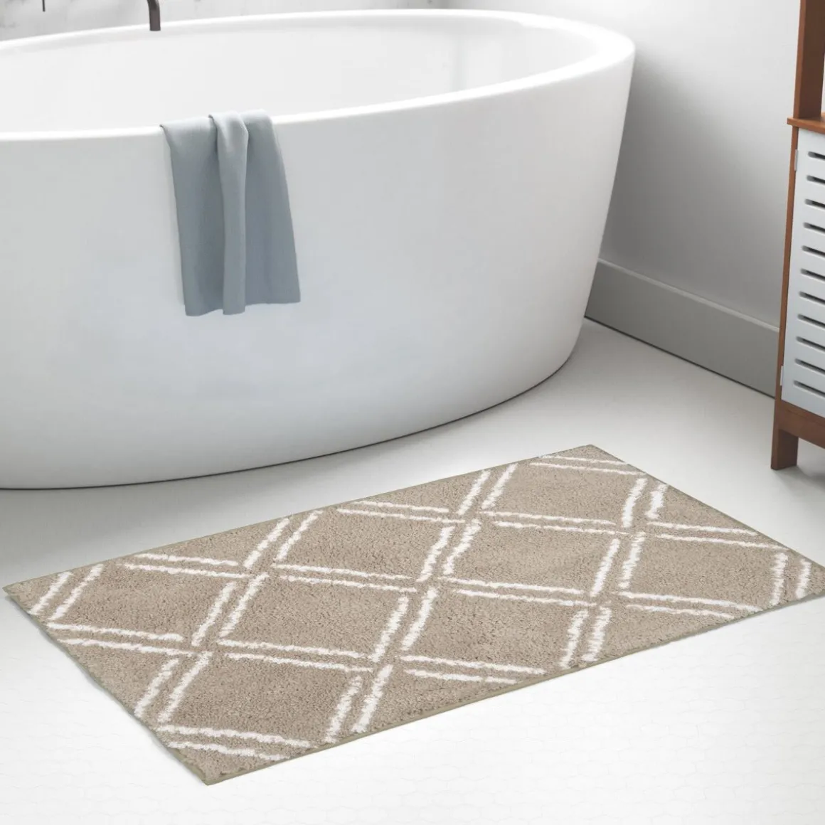 LE SPA - Diamond Tufted Bath Mat