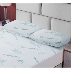Maison Blanche | Eucalyptus Scented Waterproof Pillow Protector