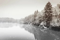Printed Canvas 60 x 90 cm | Winter Lake with Mountain