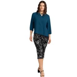 Printed Pull-On Capri Pants
