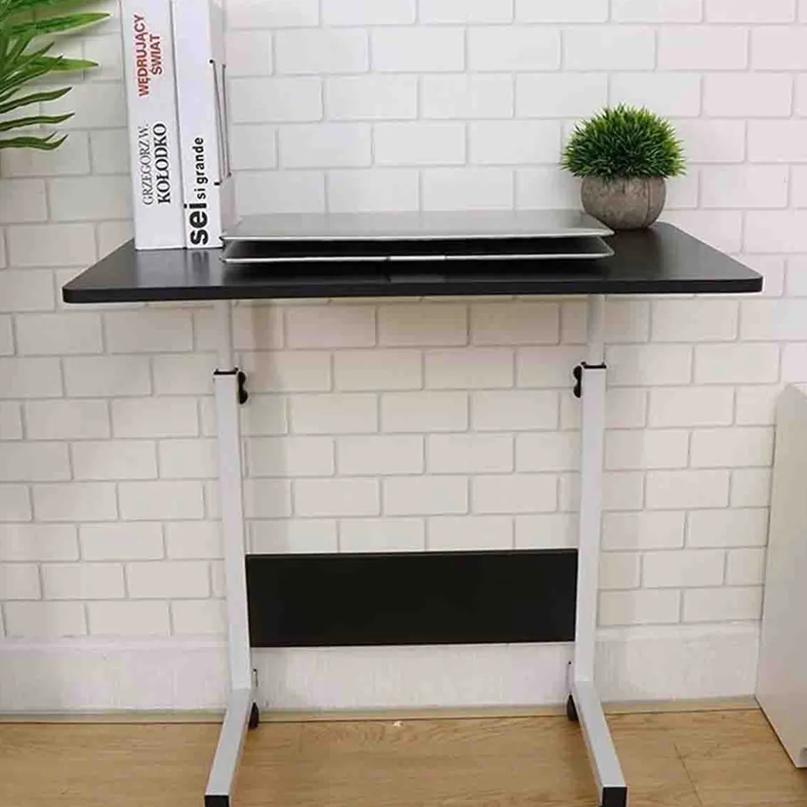 Studio 707 - Lift Table