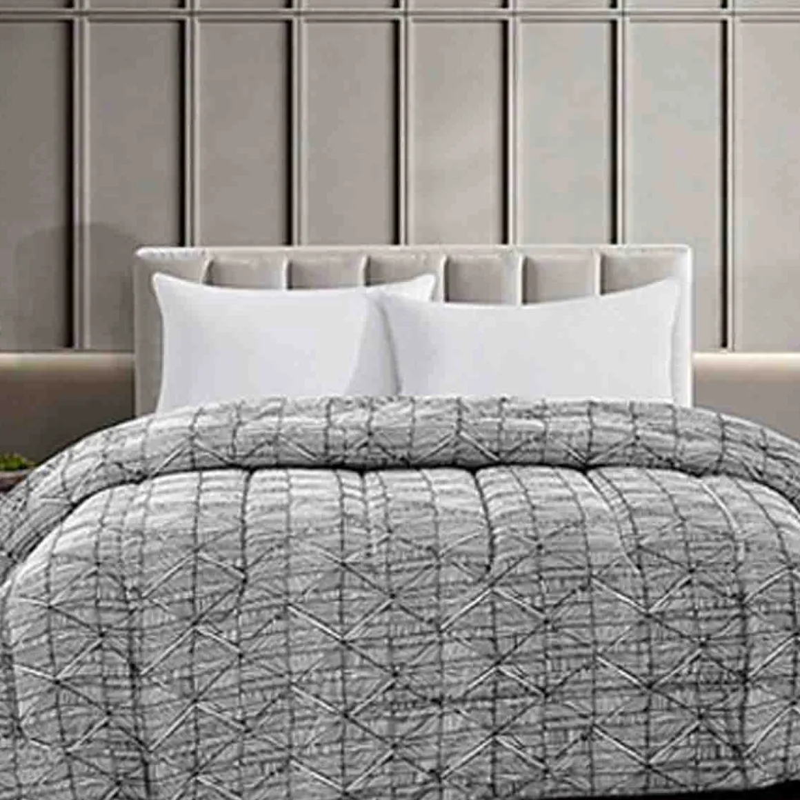 Studio7 -1PC Geometric Print Microfiber Comforter