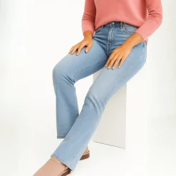 Women’s Light Wash Flare Jeans